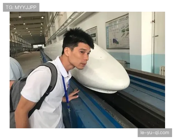 欧联杯新王加冕，冠军球队以惊人实力书写历史辉煌新篇章