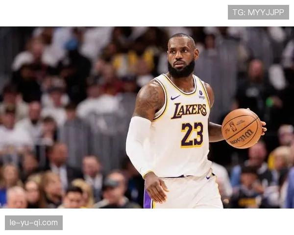 詹姆斯再现卓越球技，率队稳步提升季后赛竞争力